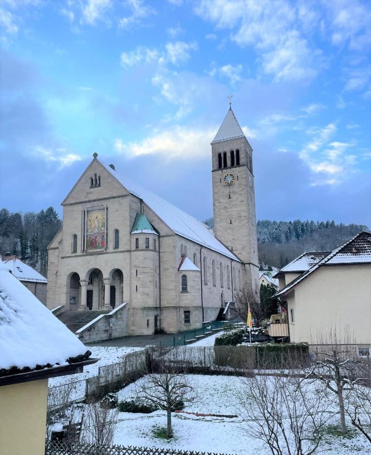 Alte Schule, Ferien- Und Monteurwohnung Gernsbach Esterno foto
